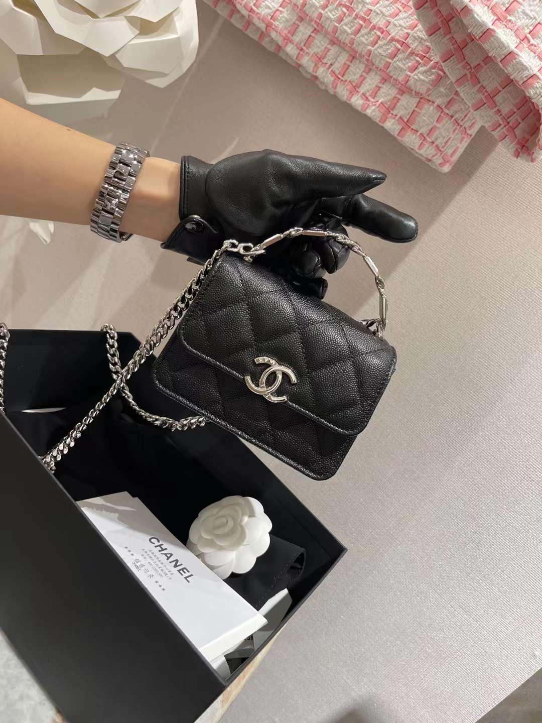 【P1170】Chanel女包价格 香奈儿巴黎高级手工坊珐琅扣手提链条斜挎包 黑色