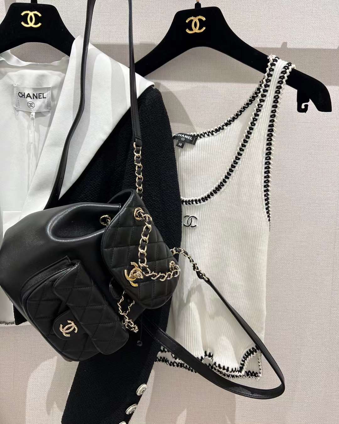 【P1880】香奈儿包包官网 Chanel22年新款黑色进口羊皮DUMA双肩包