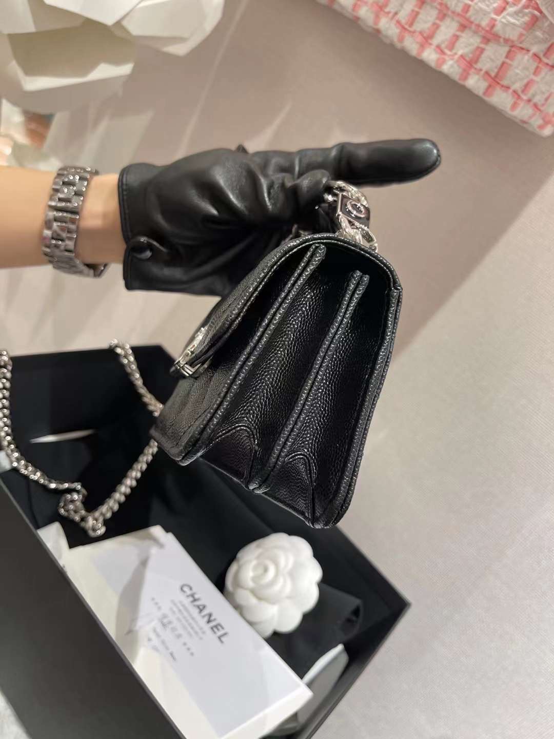 【P1170】Chanel女包价格 香奈儿巴黎高级手工坊珐琅扣手提链条斜挎包 黑色