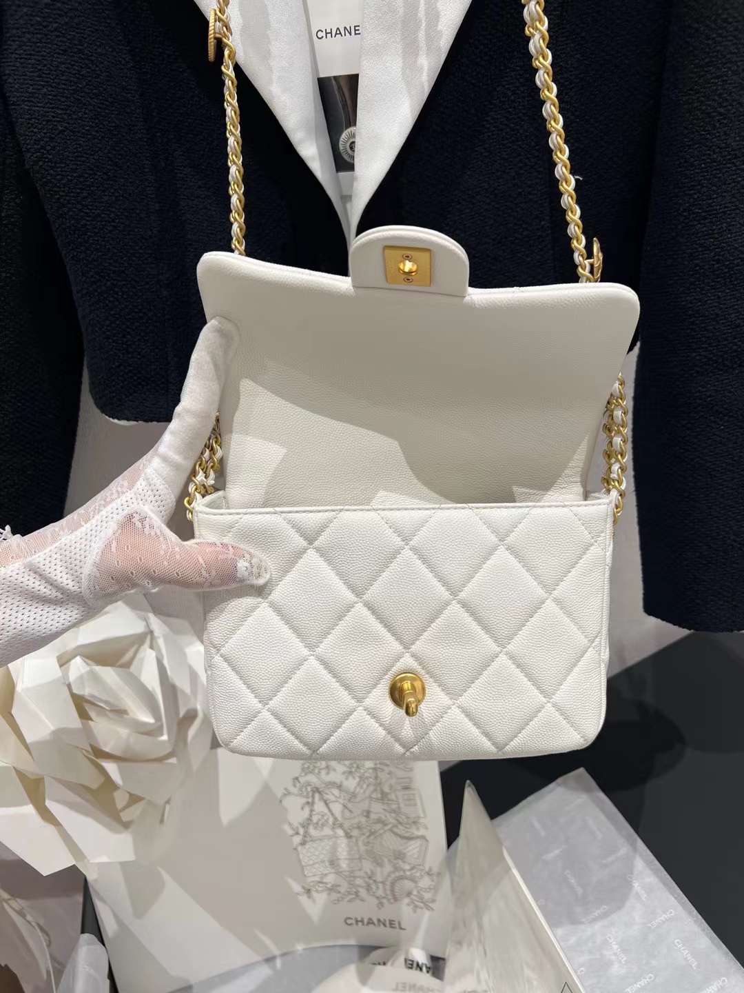 【P1880】广州包包批发 Chanel香奈儿新款公主白牛皮金币链条包20CM