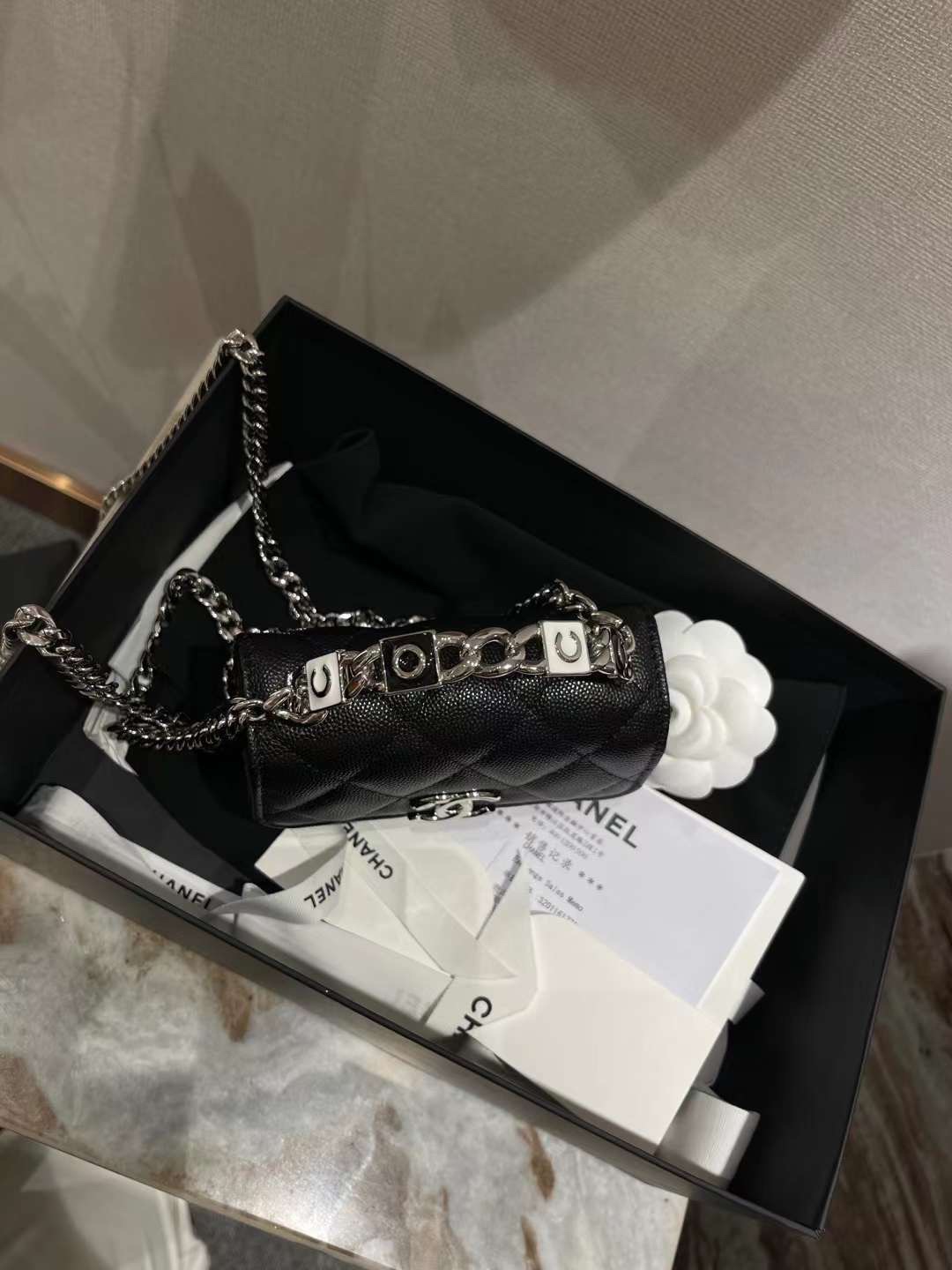 【P1170】Chanel女包价格 香奈儿巴黎高级手工坊珐琅扣手提链条斜挎包 黑色