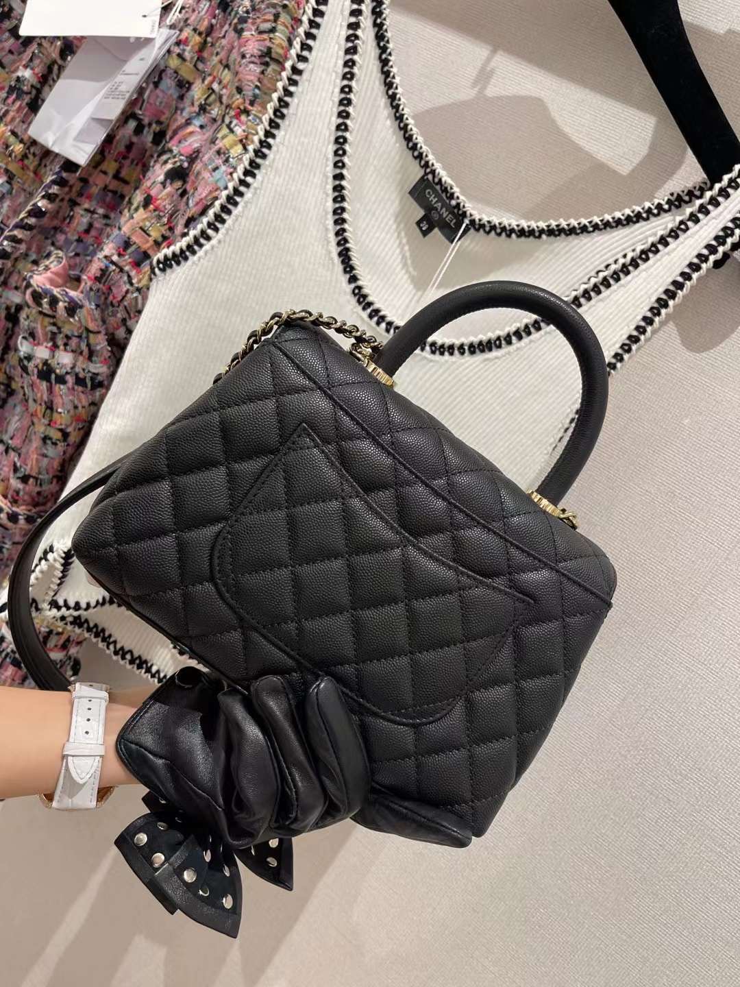 【P2250】Chanel coco handle 22P新版本 原厂haas皮 香槟色五金手提包