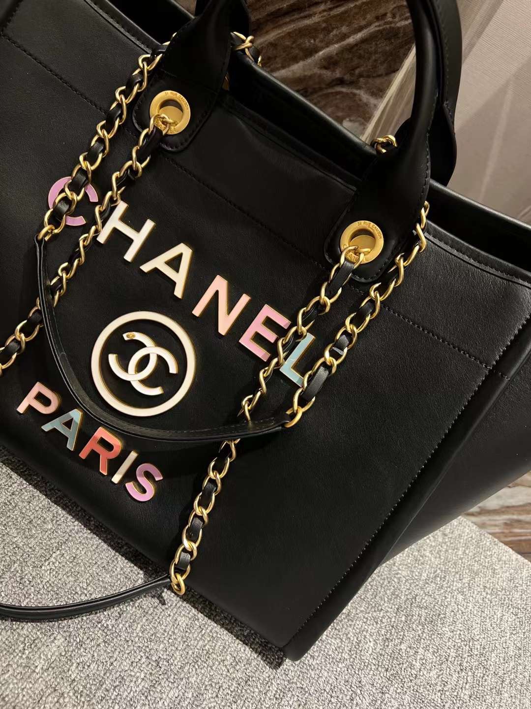 【P1880】Chanel包包价格  香奈儿22年新款彩色字母logo真皮沙滩包度假包