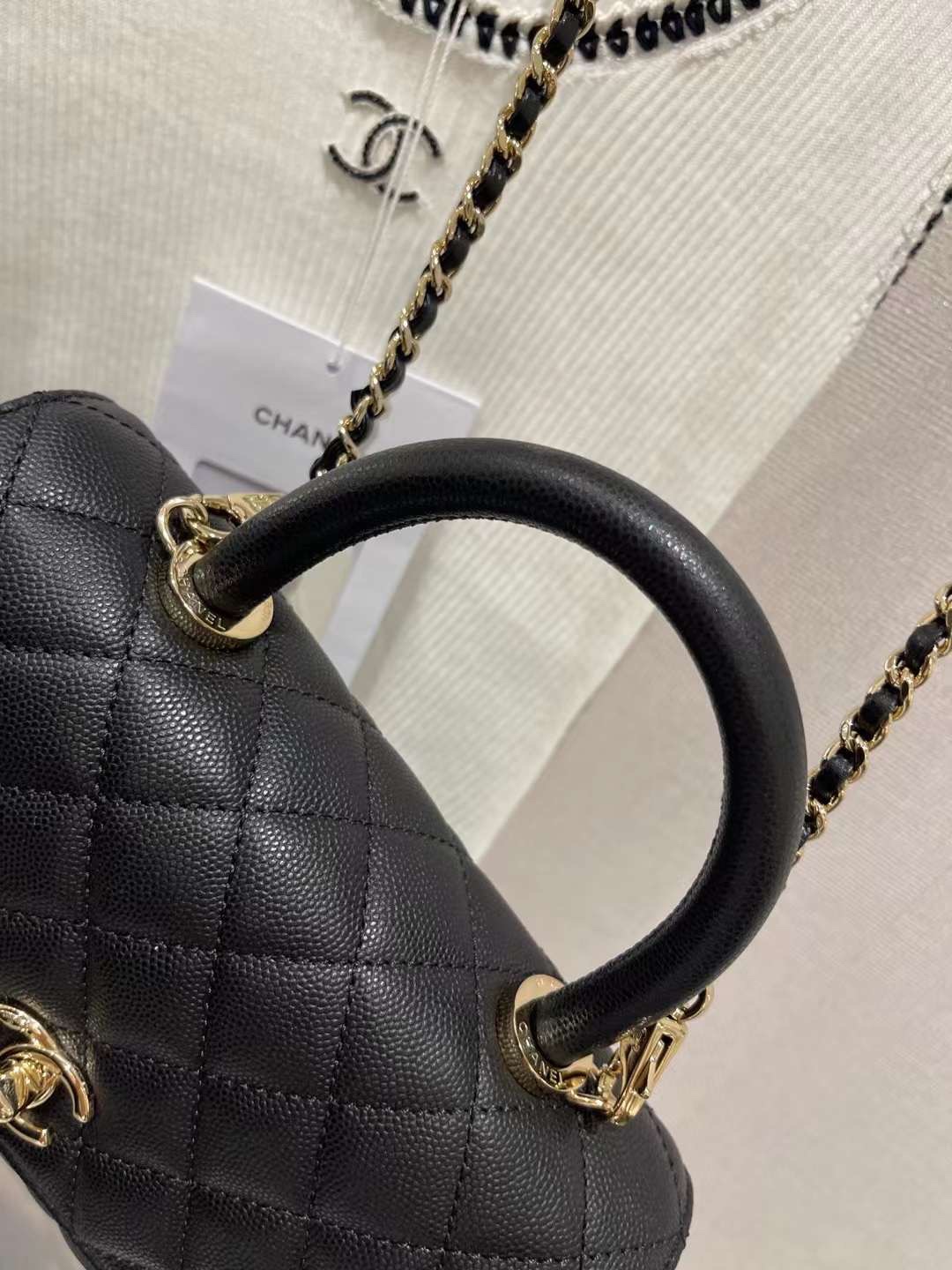 【P2250】Chanel coco handle 22P新版本 原厂haas皮 香槟色五金手提包