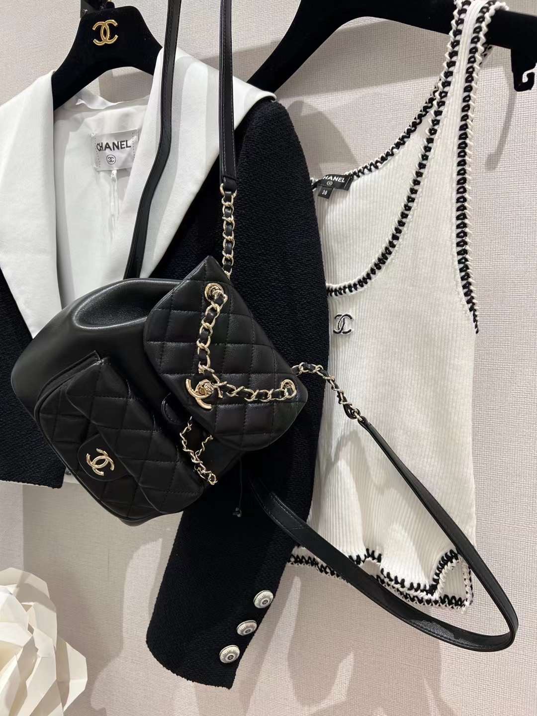 【P1880】香奈儿包包官网 Chanel22年新款黑色进口羊皮DUMA双肩包