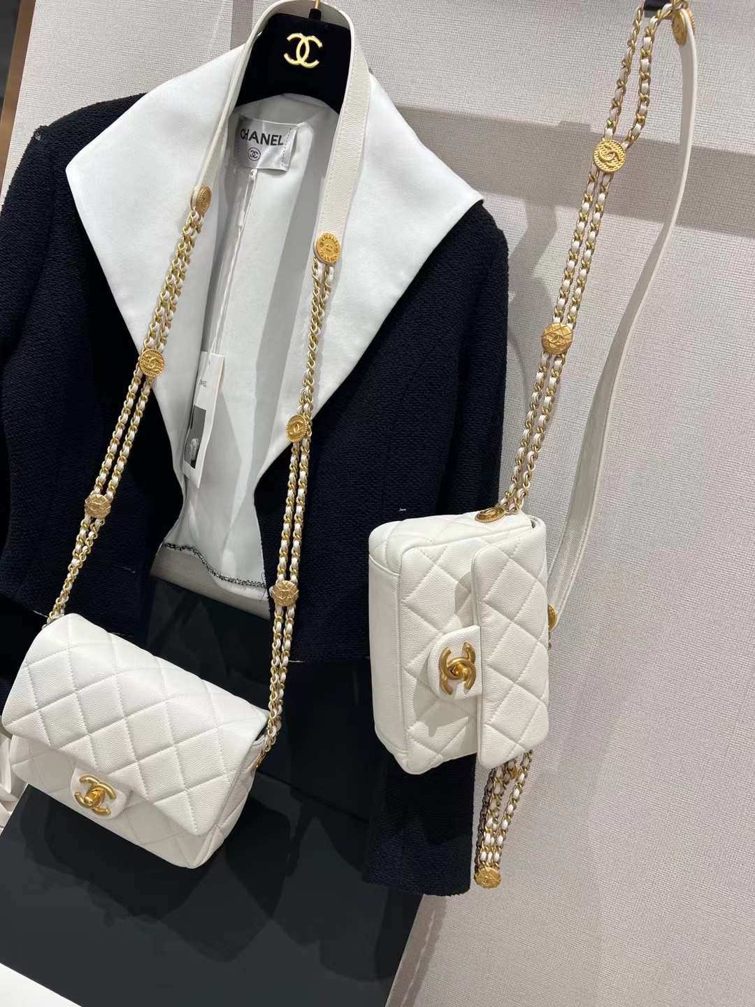 【P1580】香奈儿包包官网 Chanel22年新款金币链条斜挎包方胖子17cm 白色