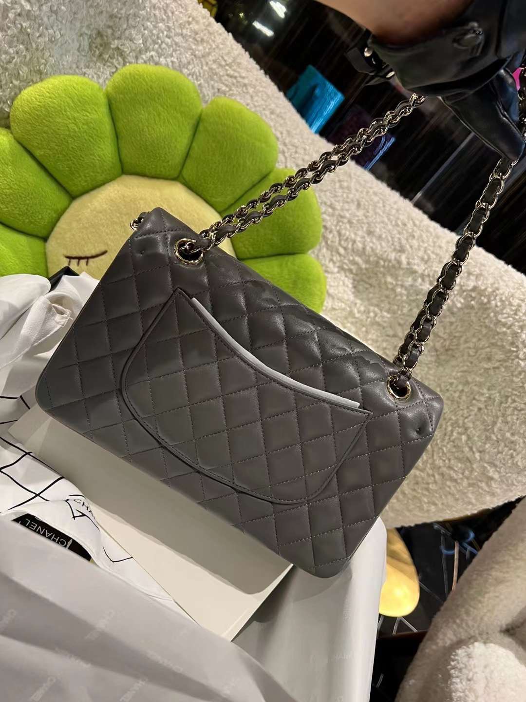 【P2370】香奈儿包包官网 Chanel水泥灰进口羊皮112 CF25CM菱格链条单肩女包