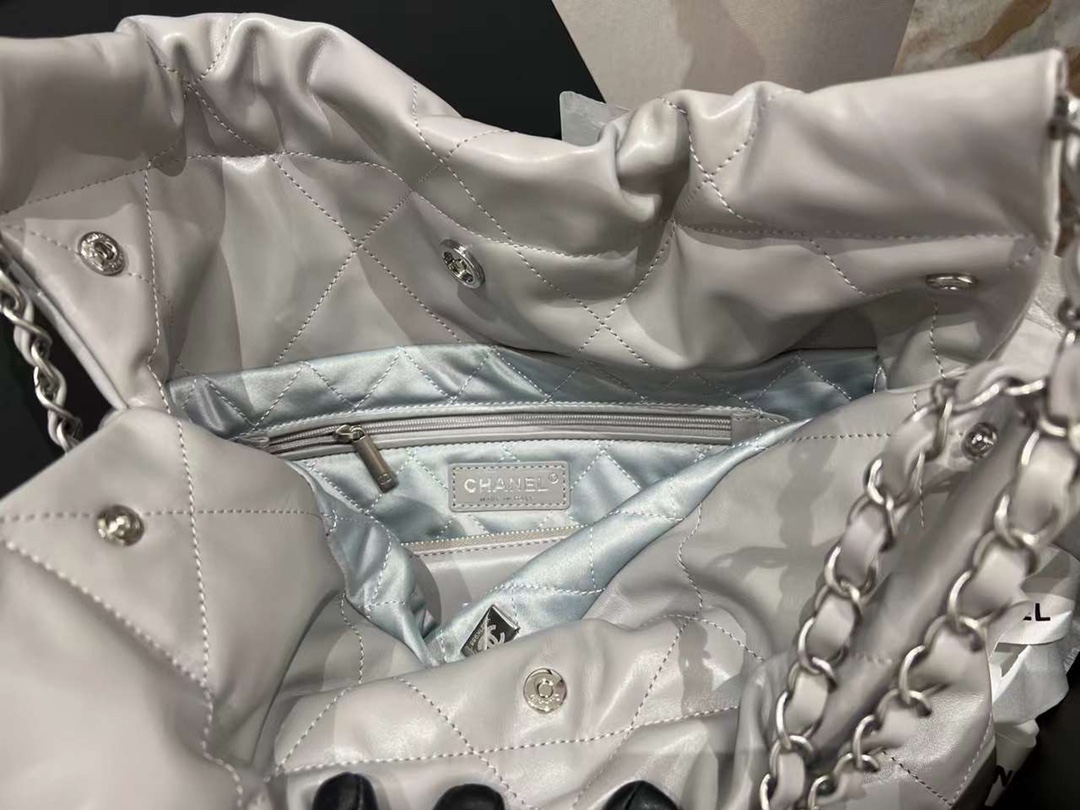 【P2220】香奈儿2022年新款包包 Chanel银灰色菱格纹光面皮革22 bag单肩包