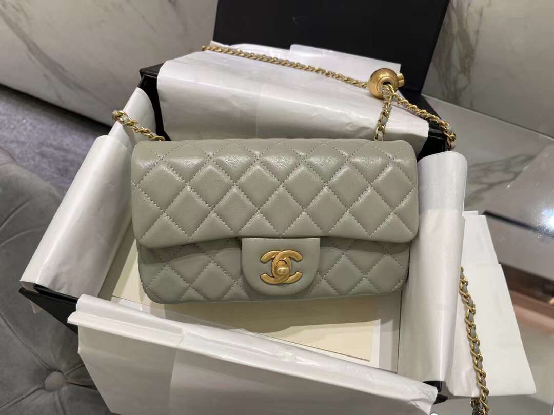 【P1880】Chanel女包批发 香奈儿2022新色浅灰色金球CF20CM 大Mini斜挎包