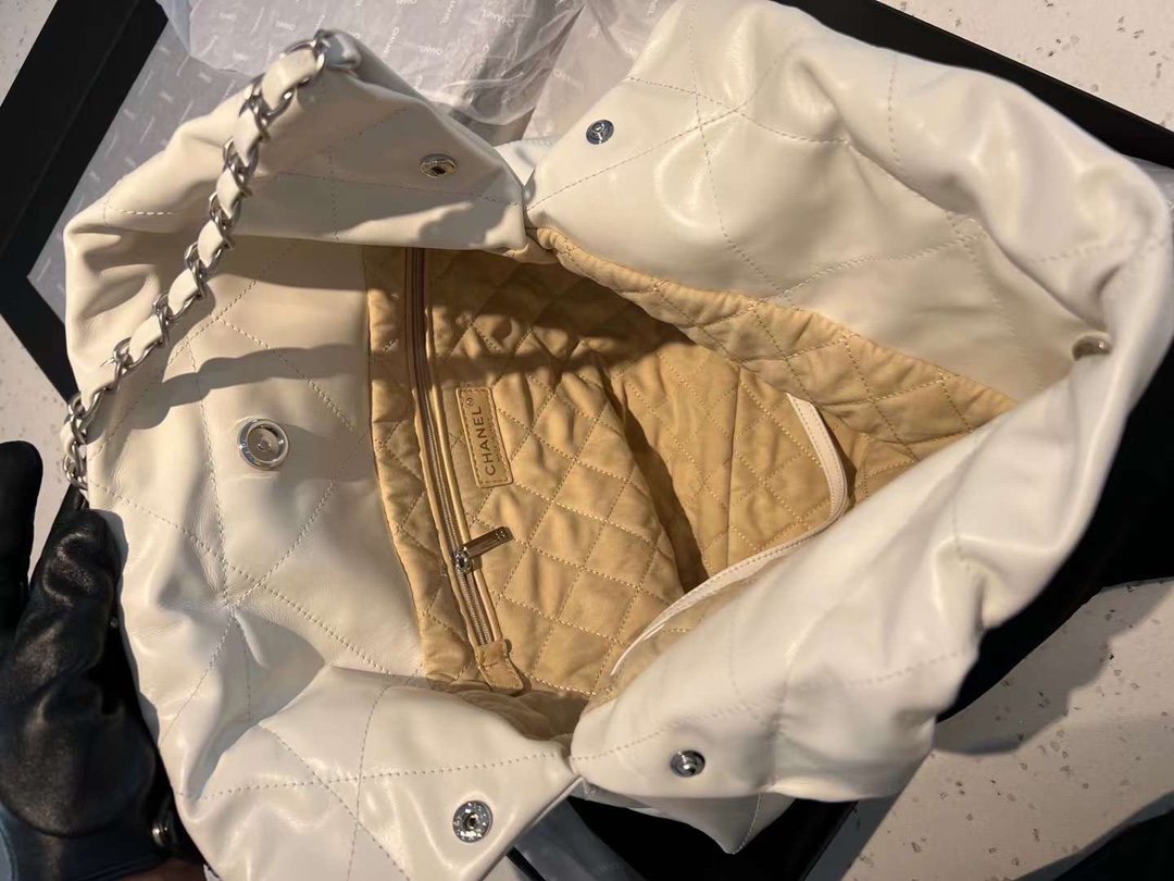 【P2220】香奈儿Chanel 22 Bag 慵懒风菱格纹银色字母logo链条单肩包 白色