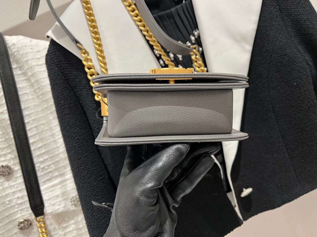【P1580】香奈儿包包官网 Chanel mini Leboy高级海鸥灰鱼子酱牛皮链条包