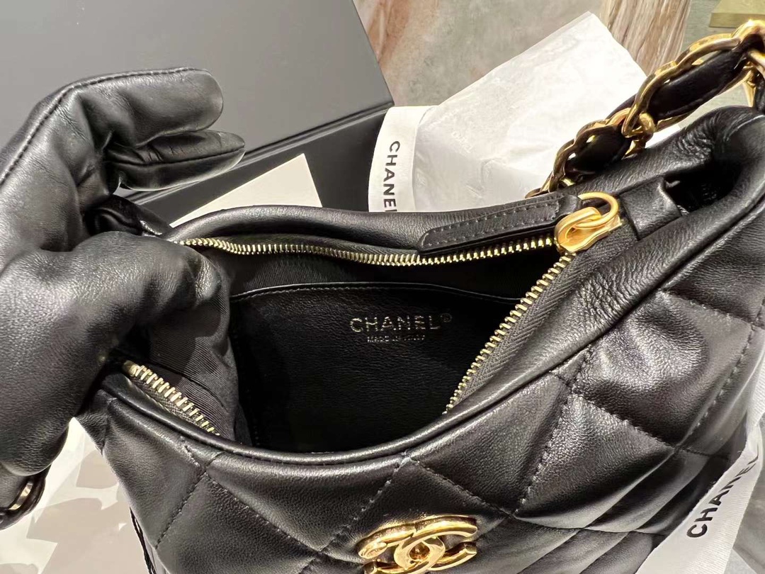 【P1580】广州包包批发 Chanel香奈儿22k 新款hobo休闲腋下包单肩包 黑色