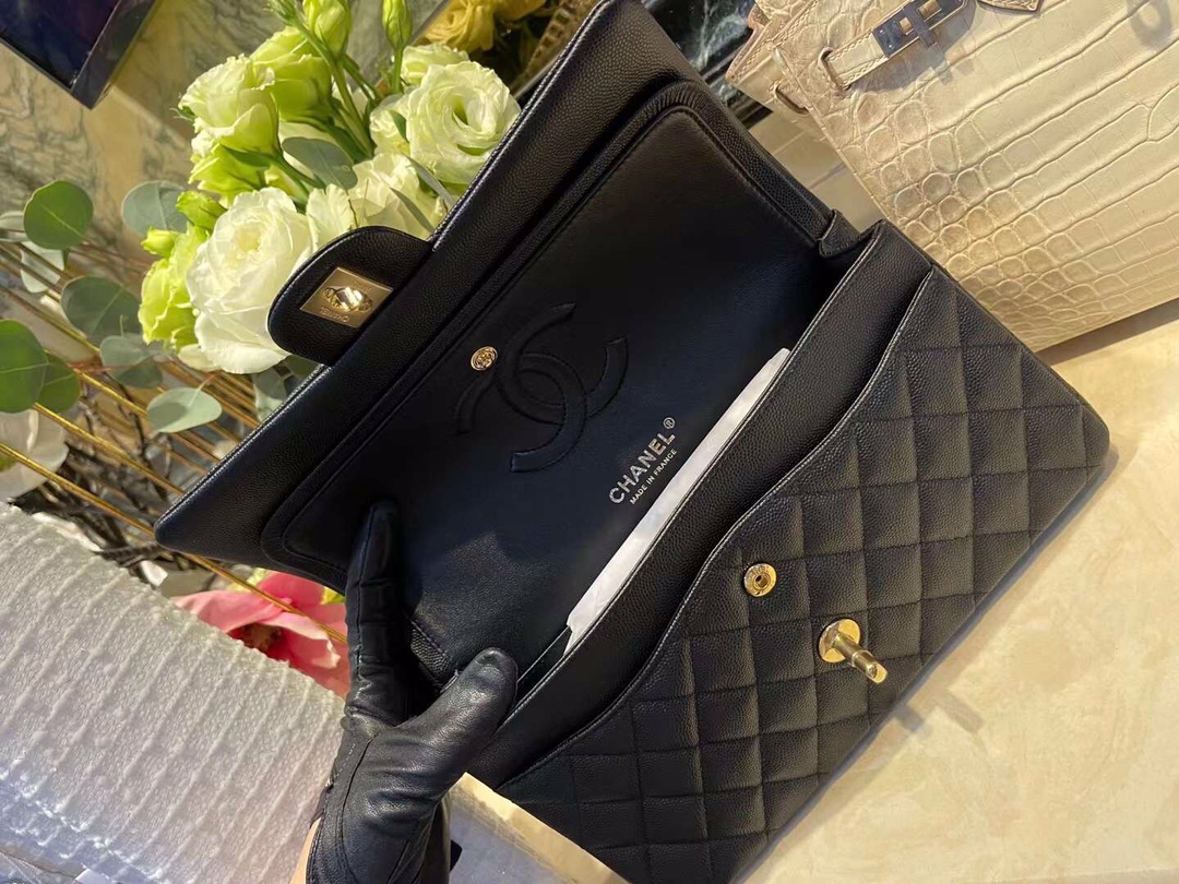 【P2700】香奈儿中国官网 Chanel CF25CM黑色原厂鱼子酱皮链条包 黑色内里