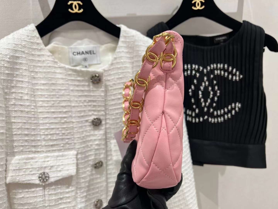 【P1580】香奈儿包包批发 Chanel 22k 新款hobo腋下包 粉色羊皮双C Logo链条包