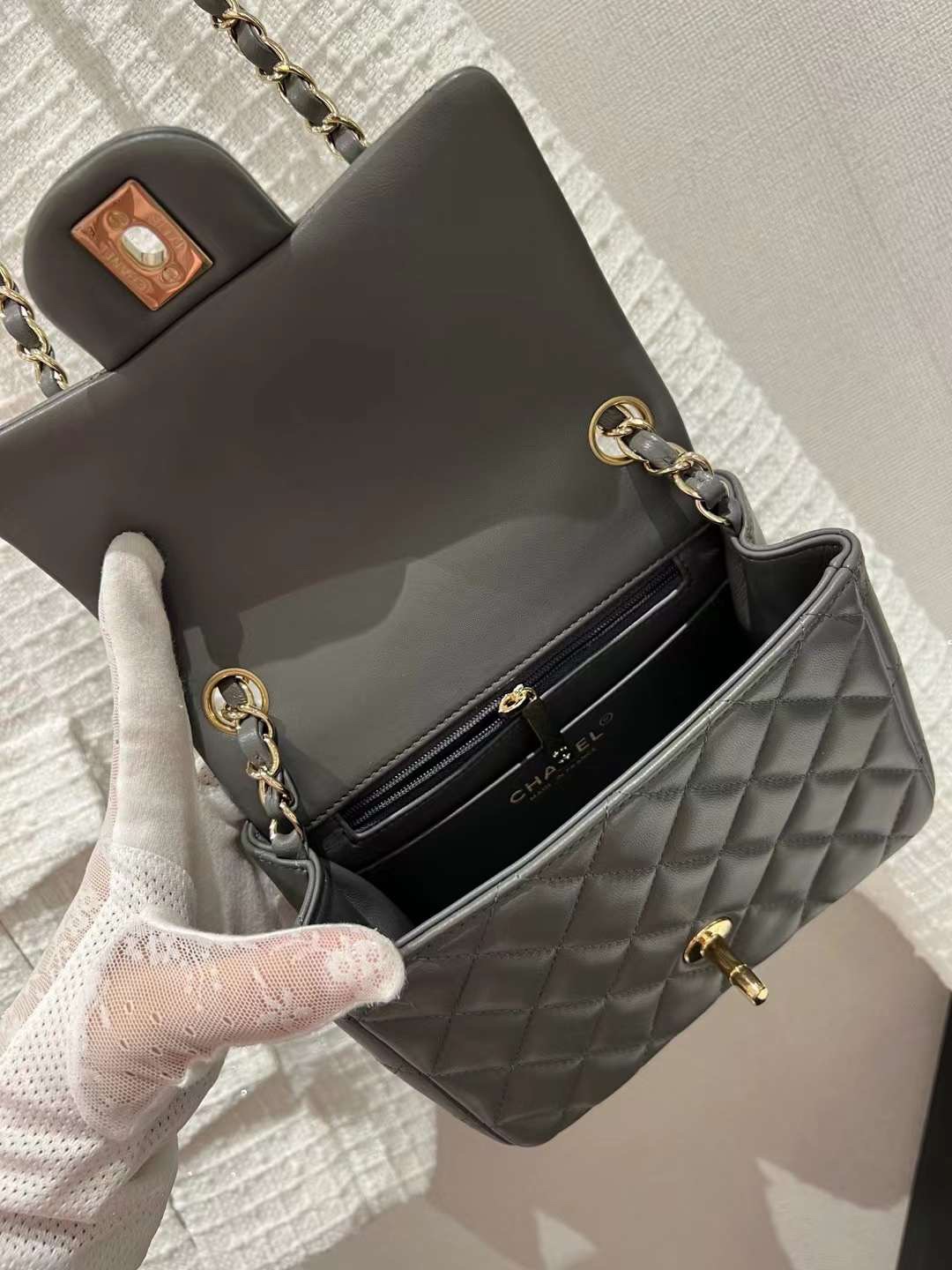 【P1580】Chanel2022新款方胖子 香奈儿水泥灰进口羊皮CF17CM斜挎包