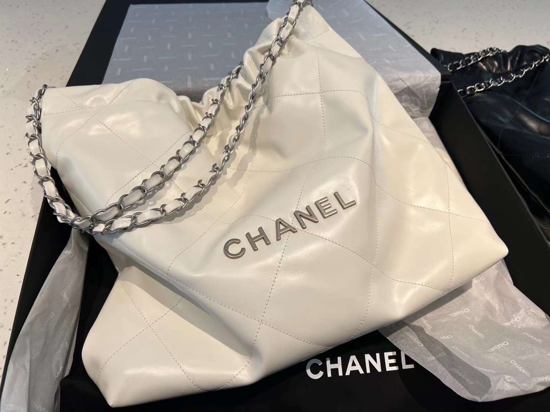 【P2220】香奈儿Chanel 22 Bag 慵懒风菱格纹银色字母logo链条单肩包 白色