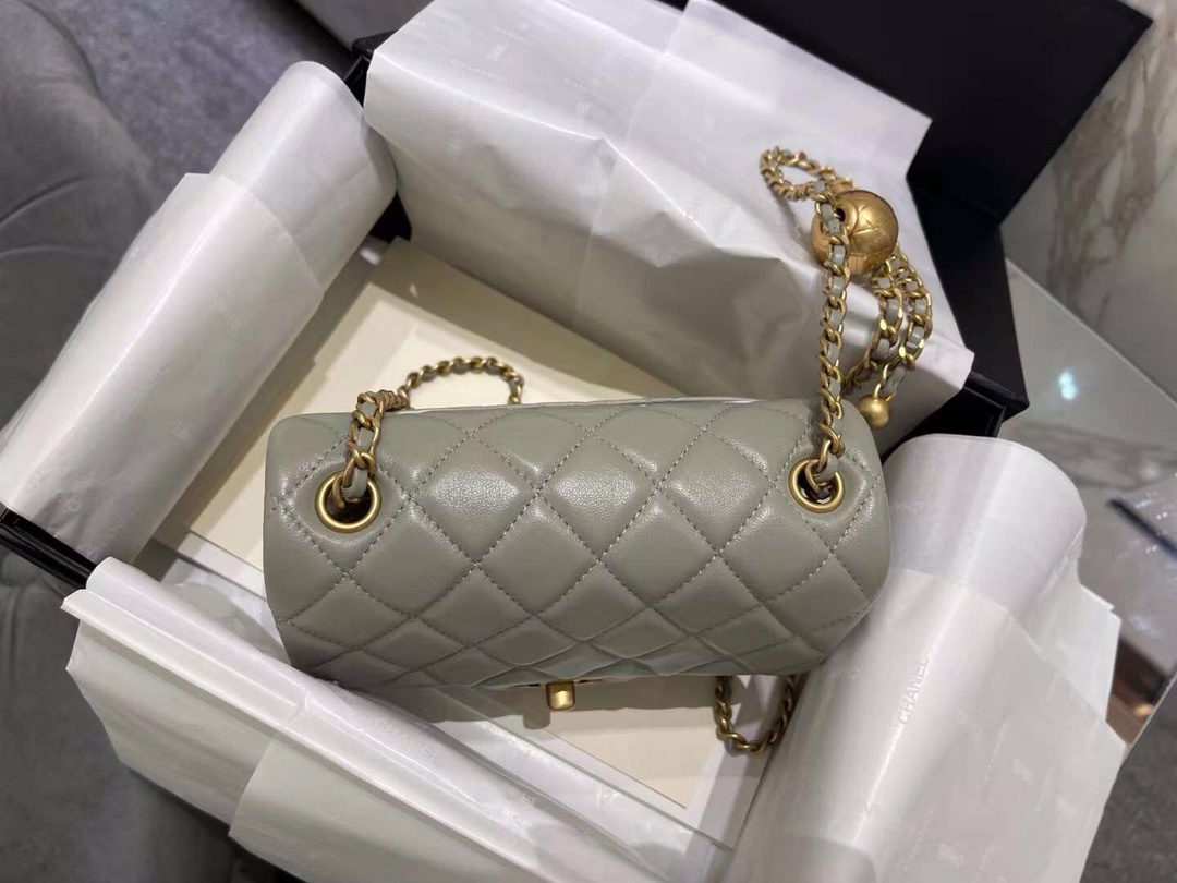 【P1580】厂家直销 Chanel香奈儿浅灰色羊皮金球CF17CM方胖子链条包