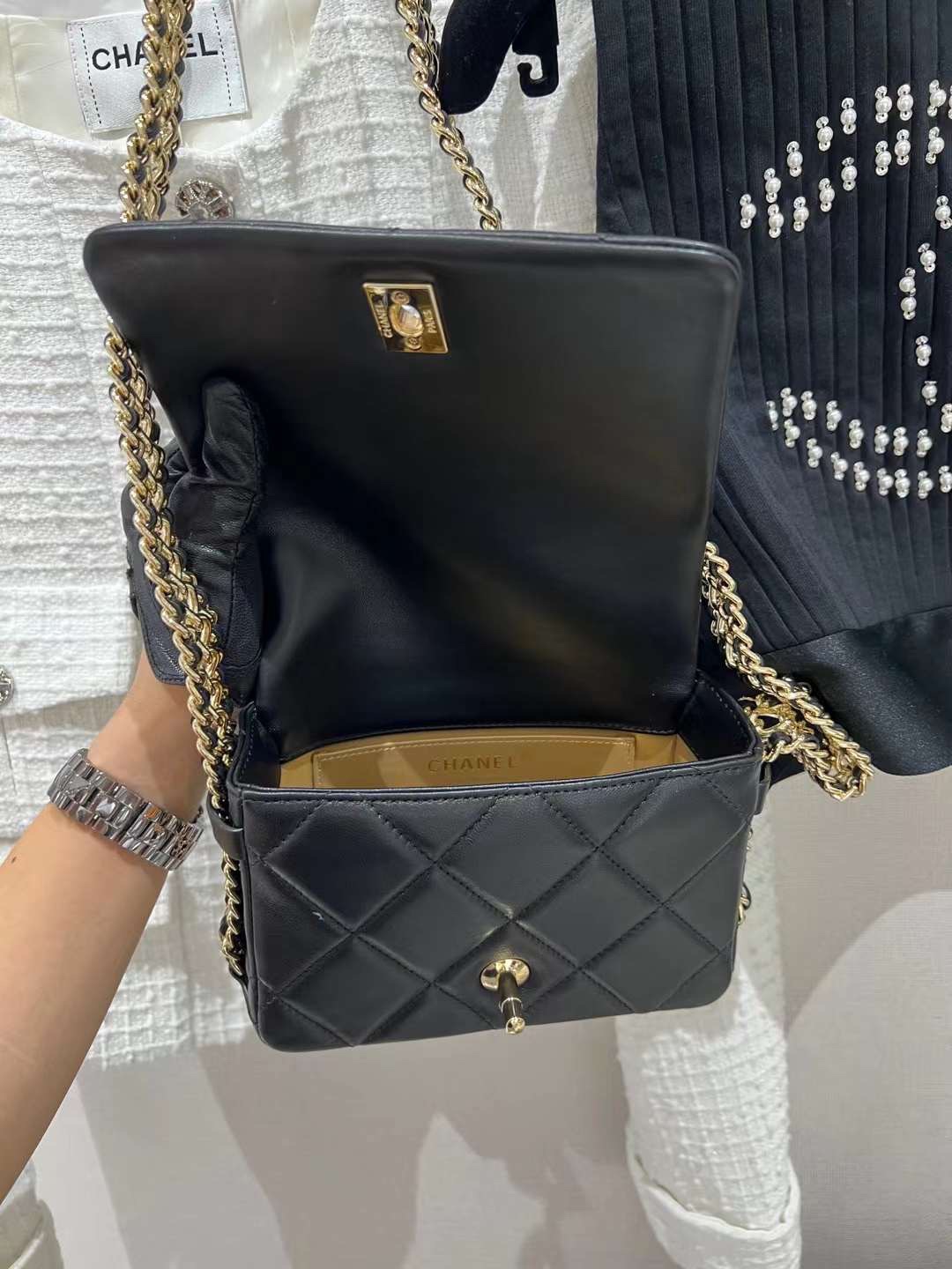 【P1880】Chanel包包官网 香奈儿2022新款黑色菱格羊皮链条腋下包单肩包