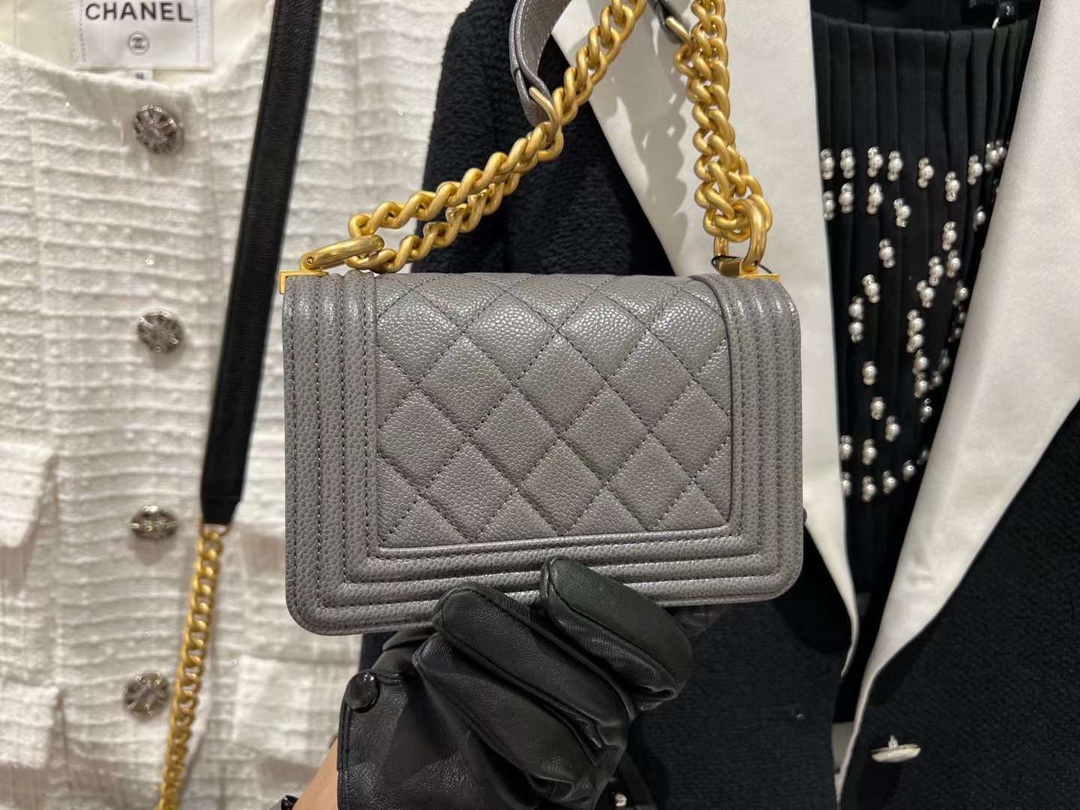 【P1580】香奈儿包包官网 Chanel mini Leboy高级海鸥灰鱼子酱牛皮链条包