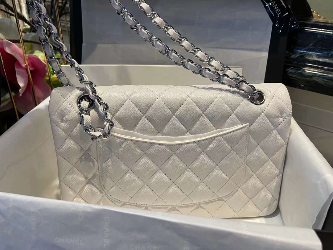 【P2700】香奈儿女包批发 Chanel CF25CM 原厂鱼子酱皮链条单肩包 纯白色
