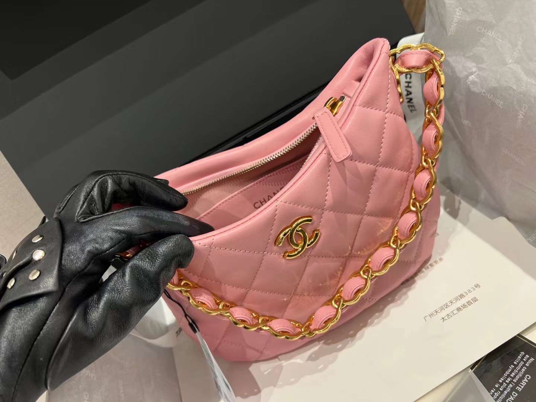 【P1580】香奈儿包包批发 Chanel 22k 新款hobo腋下包 粉色羊皮双C Logo链条包
