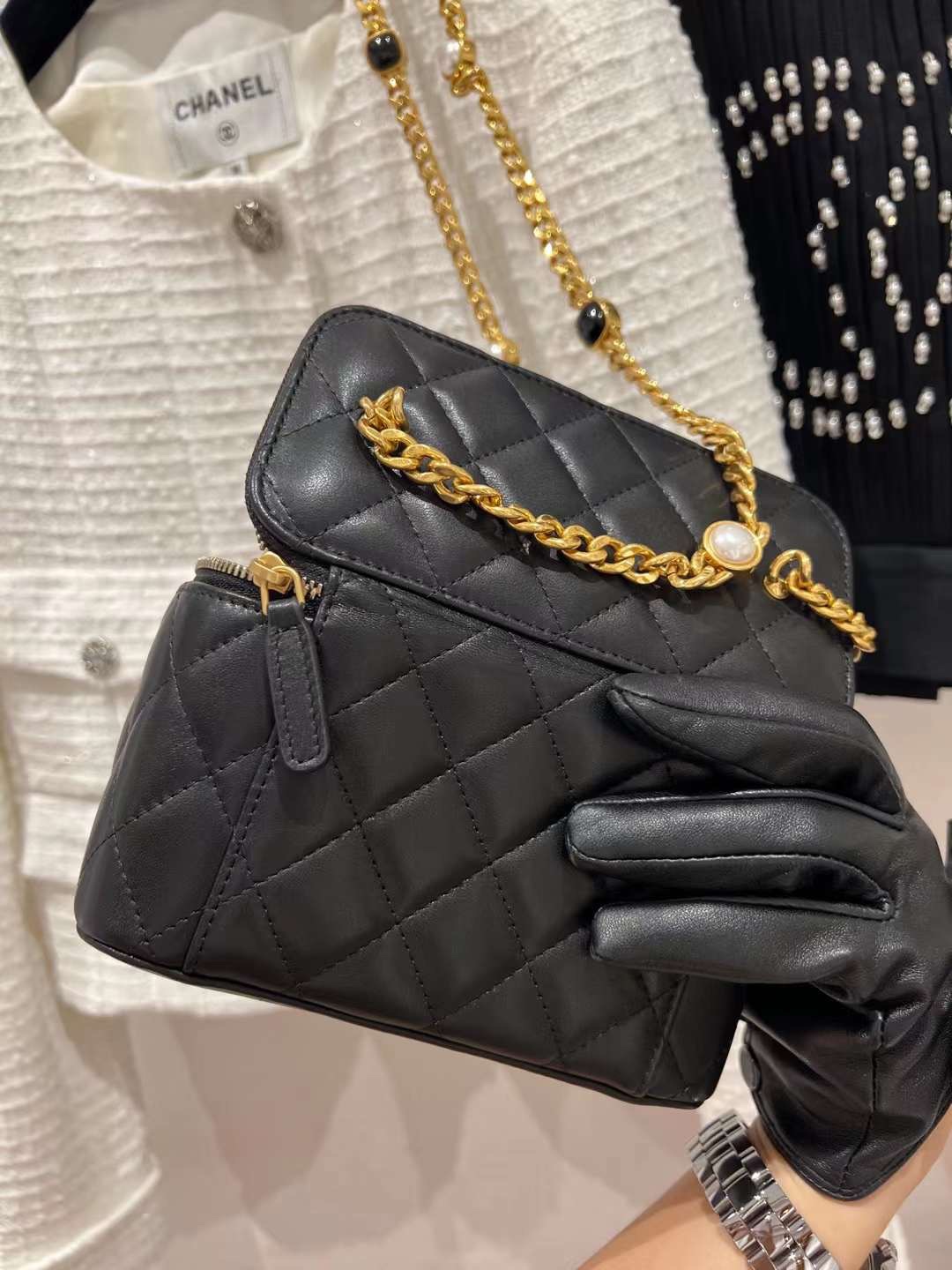 【P1170】一件代发 Chanel香奈儿新款琉璃珠宝链条斜挎小盒子包化妆包 黑色