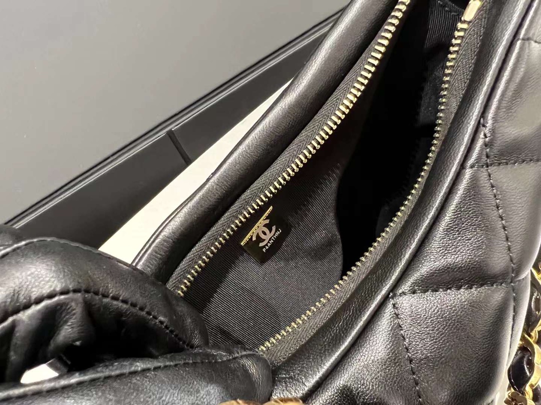 【P1580】广州包包批发 Chanel香奈儿22k 新款hobo休闲腋下包单肩包 黑色