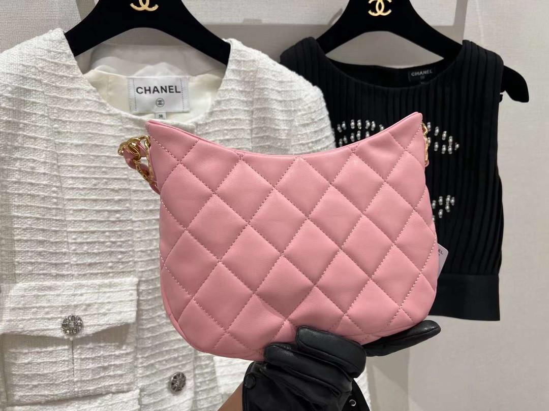 【P1580】香奈儿包包批发 Chanel 22k 新款hobo腋下包 粉色羊皮双C Logo链条包