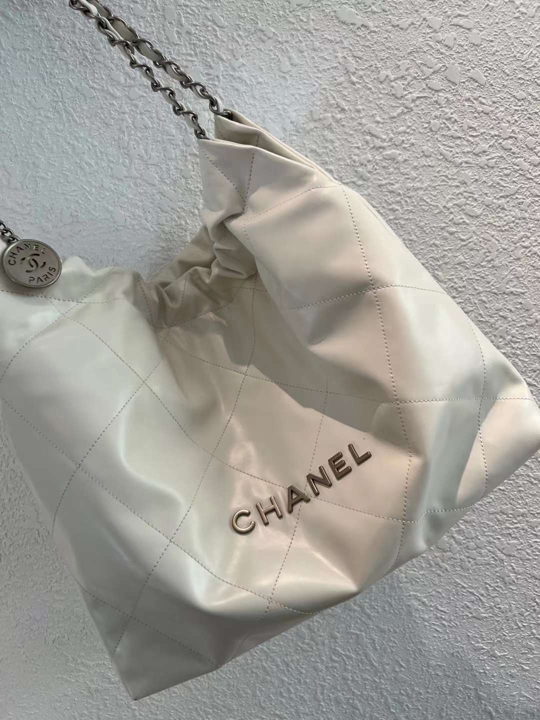 【P2220】香奈儿Chanel 22 Bag 慵懒风菱格纹银色字母logo链条单肩包 白色