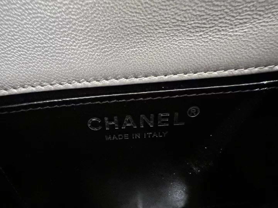 【P1880】Chanel女包价格 香奈儿2022秋冬新款羊皮链条腋下包单肩包 银色