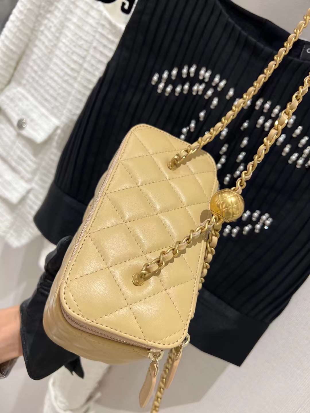 【P1170】Chanel包包价格 香奈儿杏色羊皮升级版金球链条盒子包大号