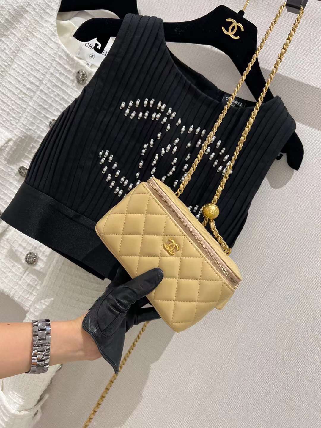 【P1170】Chanel包包价格 香奈儿杏色羊皮升级版金球链条盒子包大号