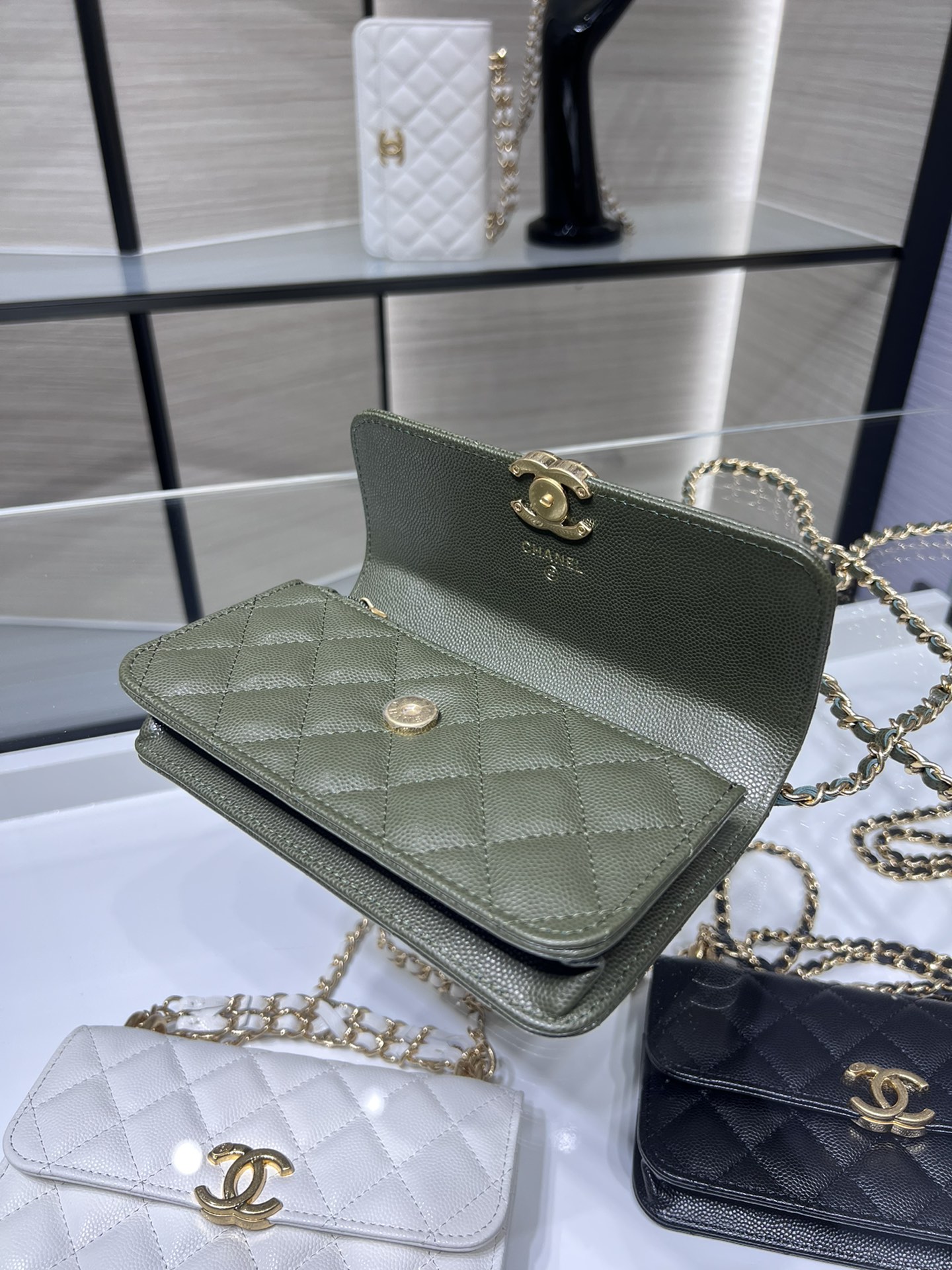 【P1170】Chanel包包官网 香奈儿新款鱼子酱皮22K双链条斜挎手机包 绿色