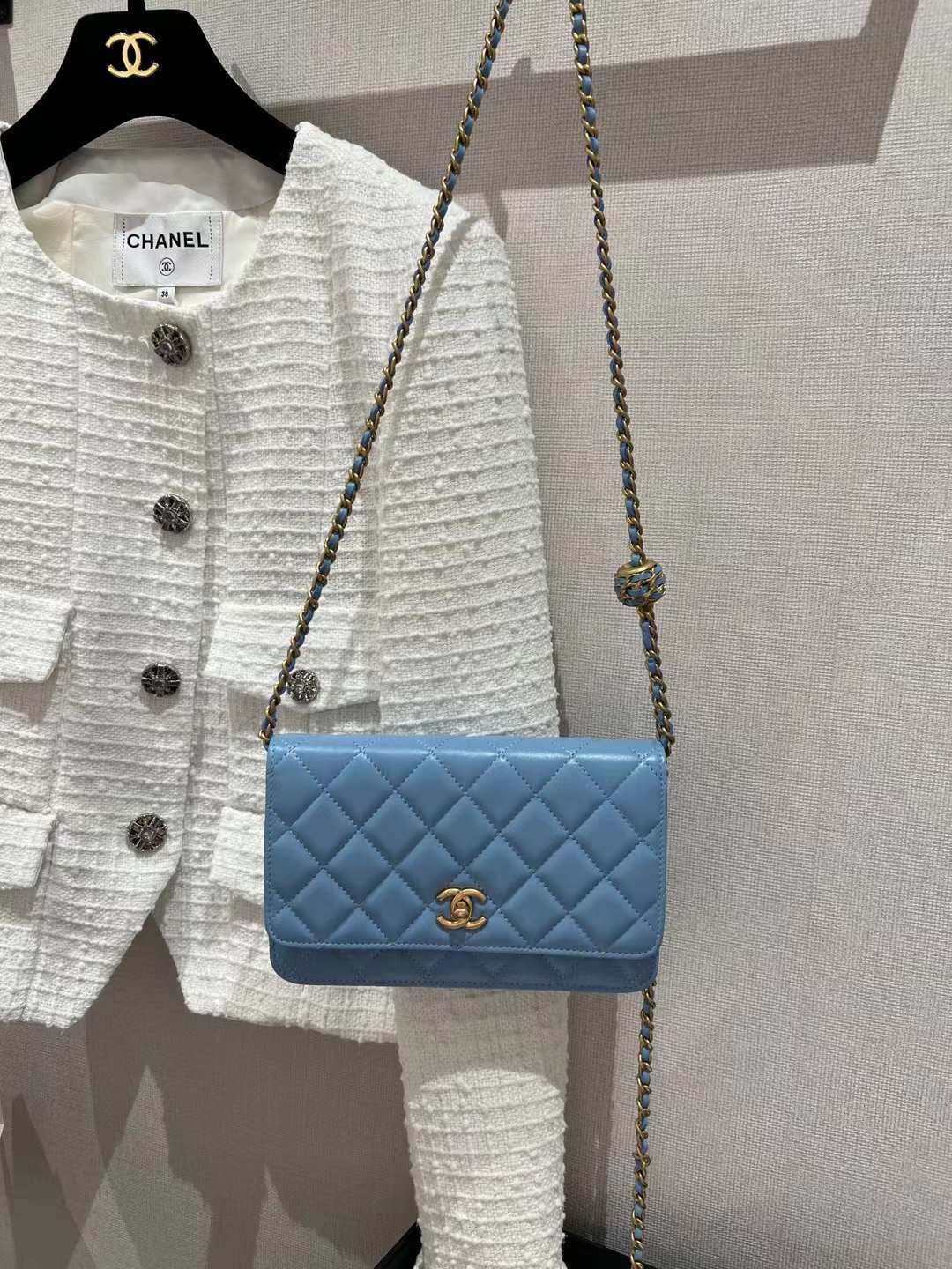 【P1020】厂家直销 Chanel香奈儿2022新款蓝色羊皮金球锁链条空姐包Woc斜挎包