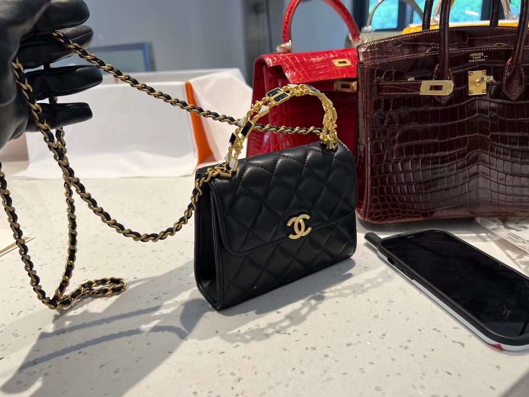 【P1170】Chanel包包官网 香奈儿黑色菱格纹羊皮珐琅手柄小号Kelly包手提包