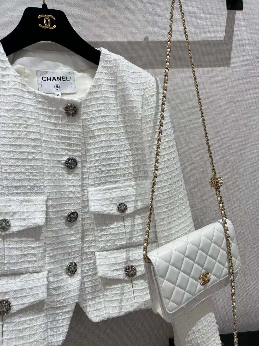 【P1020】Chanel女包批发 香奈儿金球调节链条单肩斜挎Woc空姐包 白色