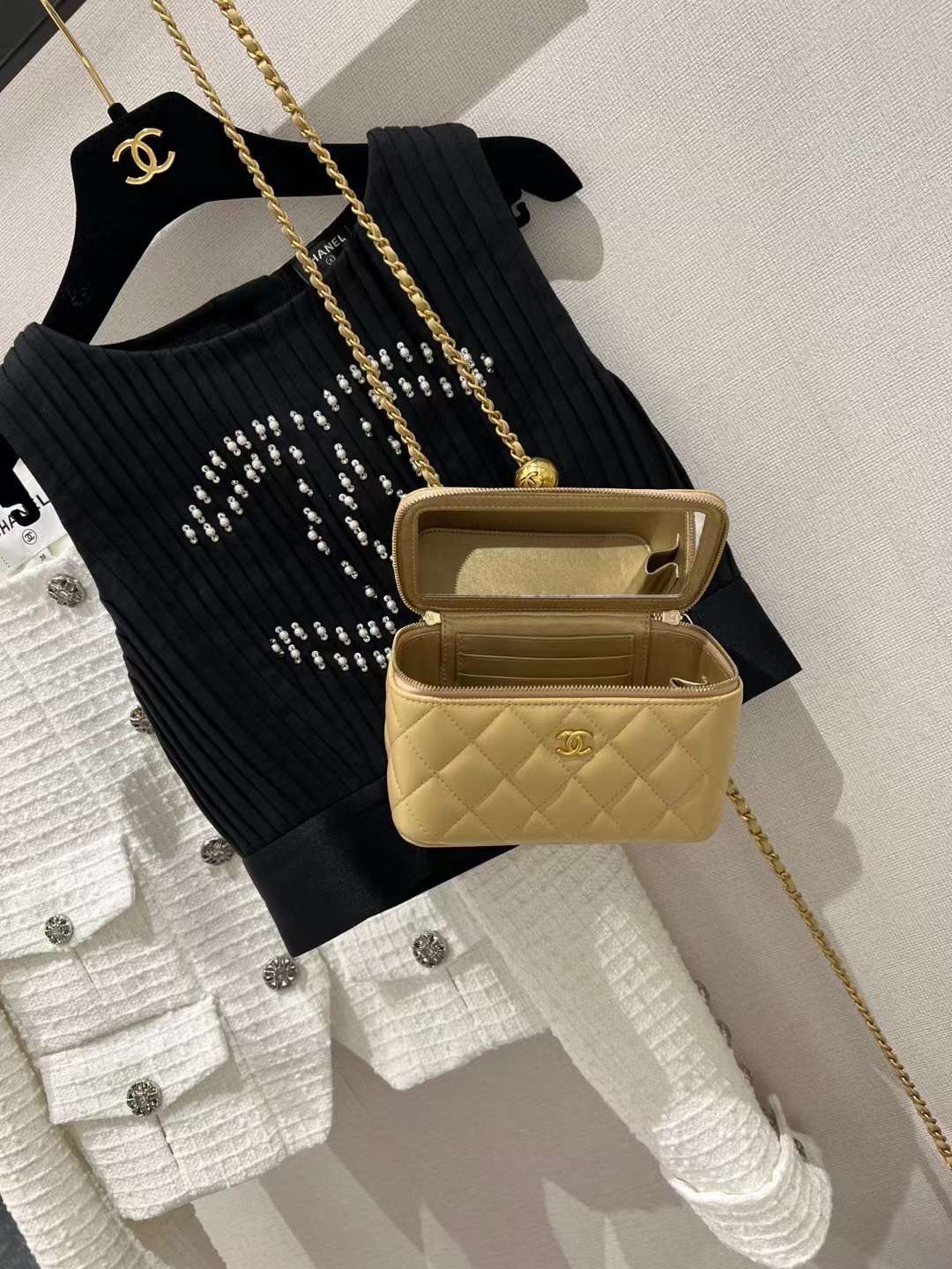 【P1170】Chanel包包价格 香奈儿杏色羊皮升级版金球链条盒子包大号