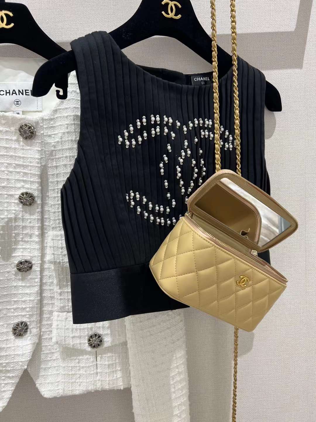 【P1170】Chanel包包价格 香奈儿杏色羊皮升级版金球链条盒子包大号