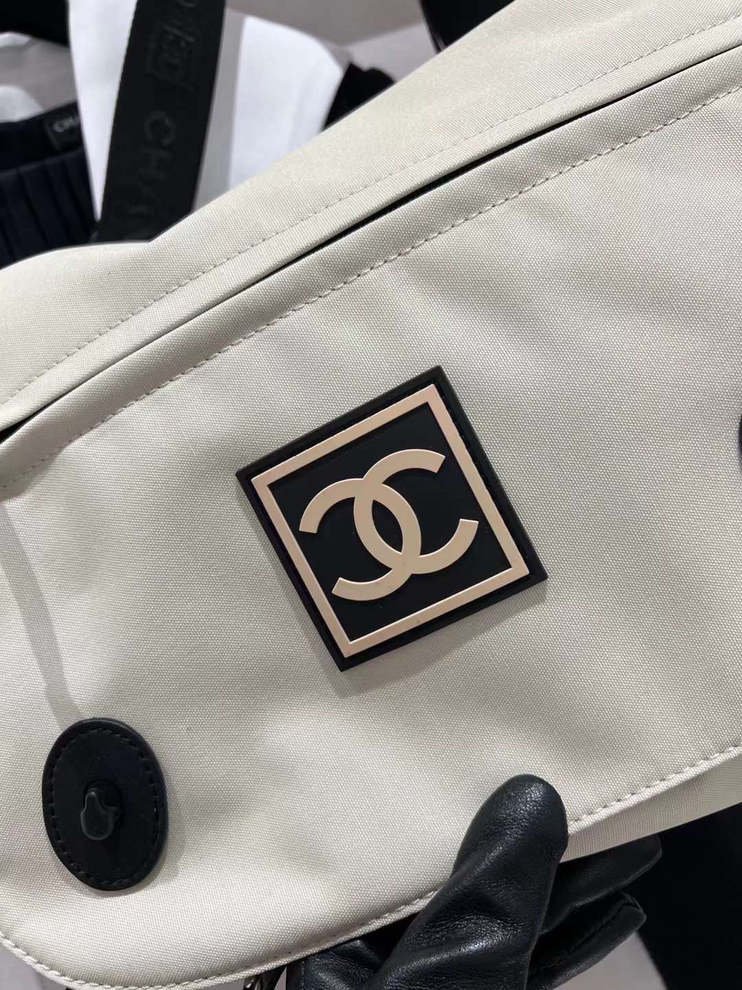 【P870】Chanel包包官网 香奈儿2022新款运动风米白色尼龙单肩斜挎包