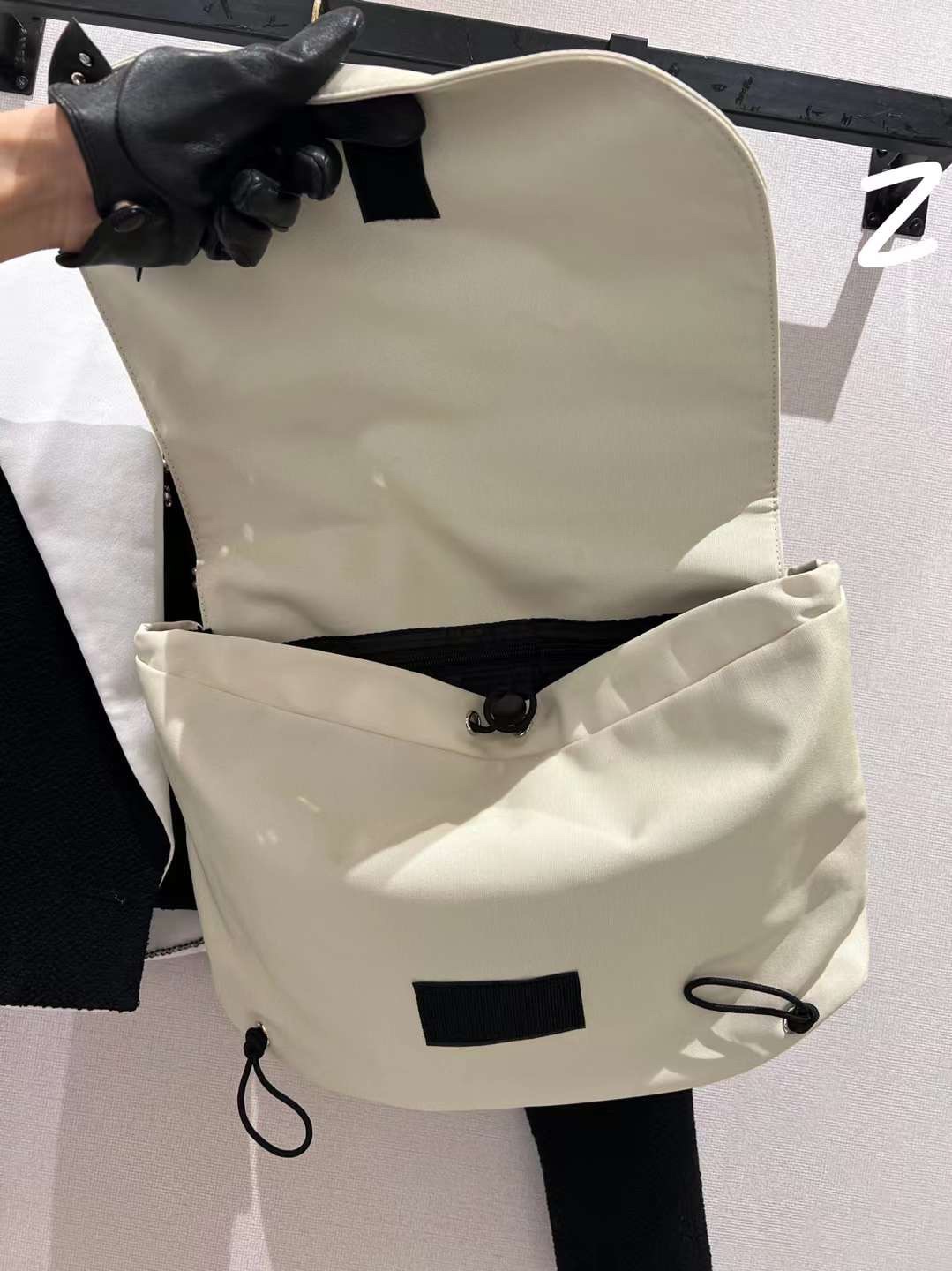 【P870】Chanel包包官网 香奈儿2022新款运动风米白色尼龙单肩斜挎包