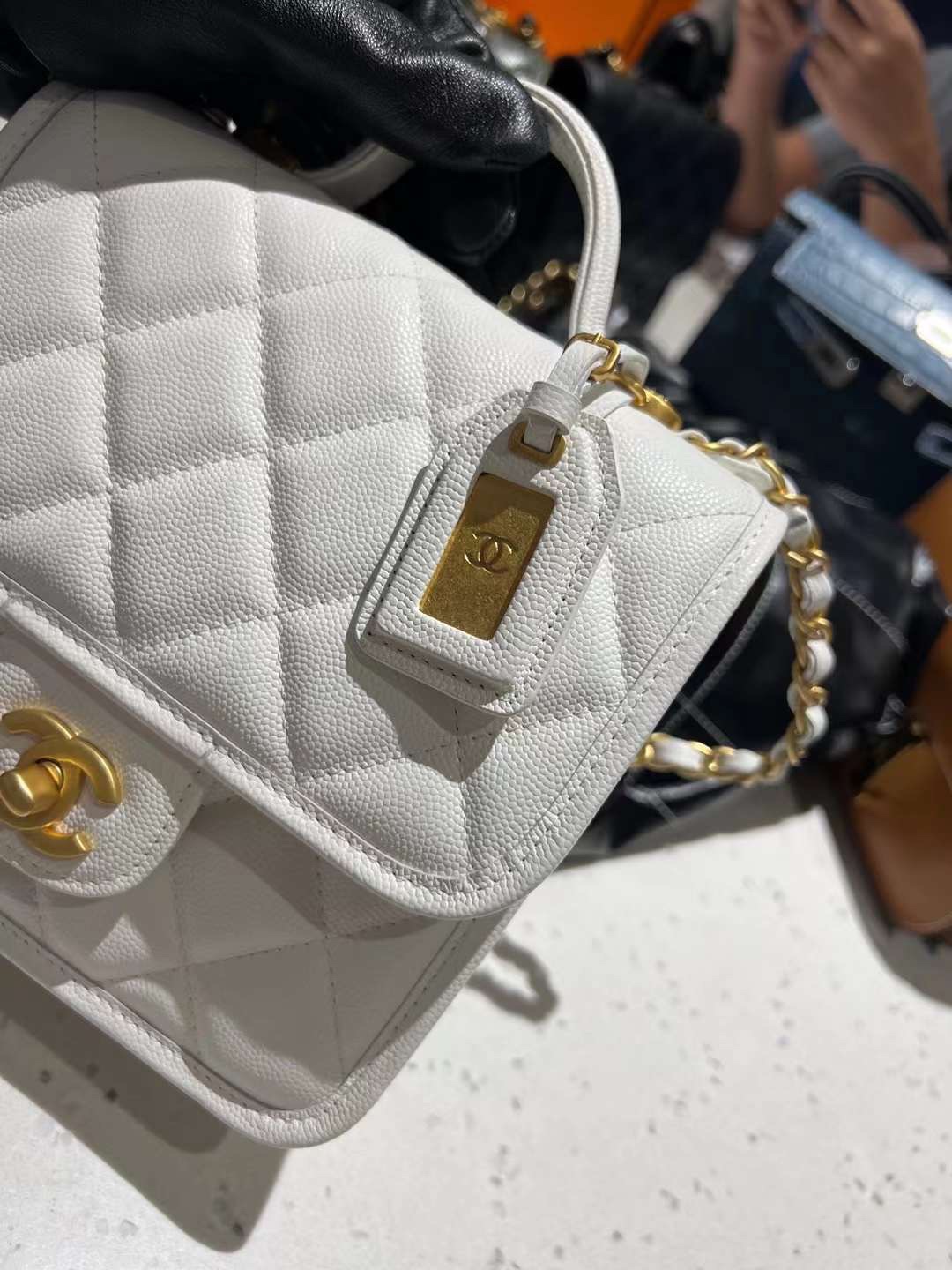 【P1470】Chanel女包货源 香奈儿白色菱格纹鱼子酱牛皮斜挎手提包