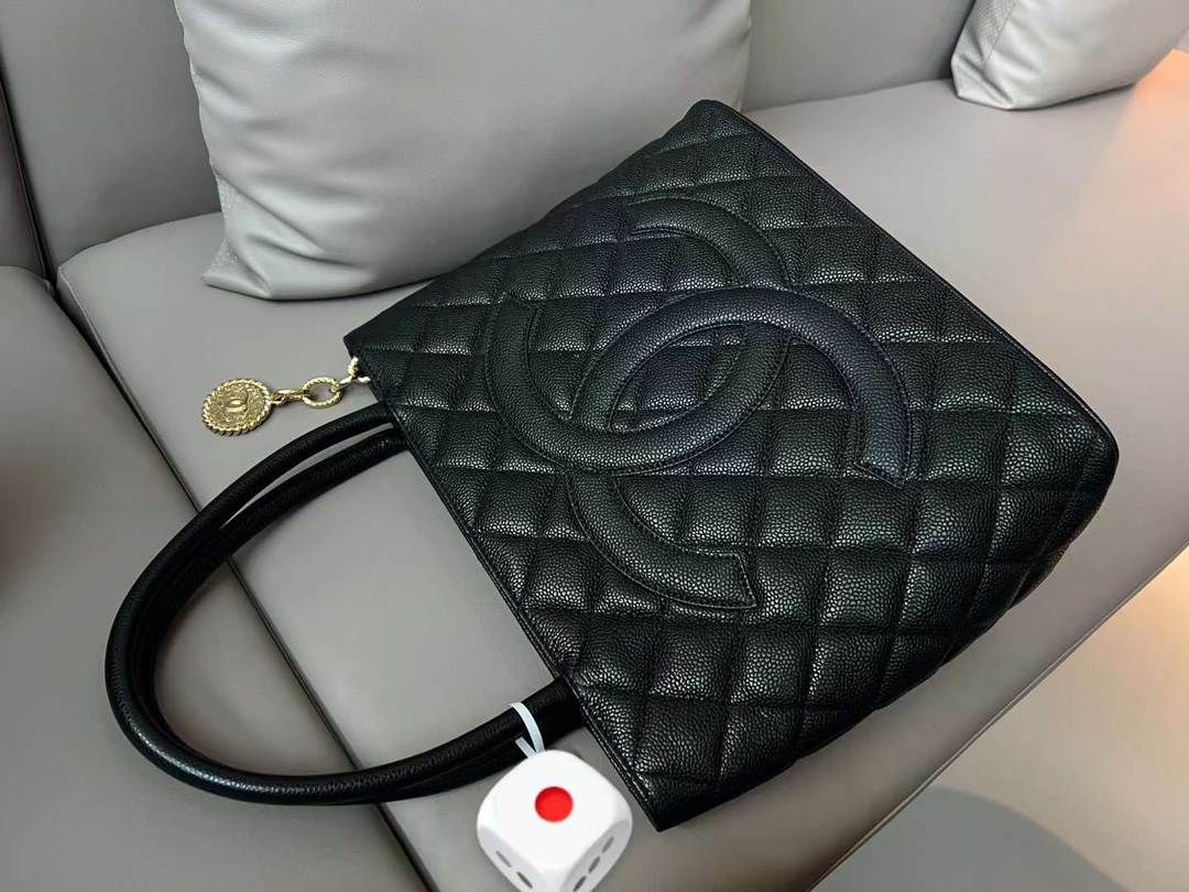 【P1880】Chanel包包批发 香奈儿中古款黑色鱼子酱牛皮手提女包希尔顿包33CM