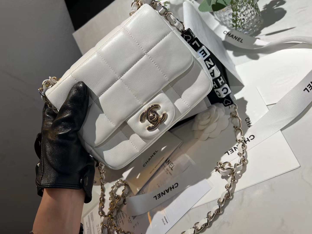 【P1880】香奈儿包包官网 Chanel CF17CM 白色正方格羊皮骰子链条斜挎方胖子包