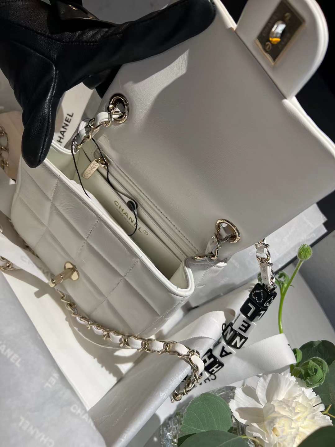 【P1880】香奈儿包包官网 Chanel CF17CM 白色正方格羊皮骰子链条斜挎方胖子包