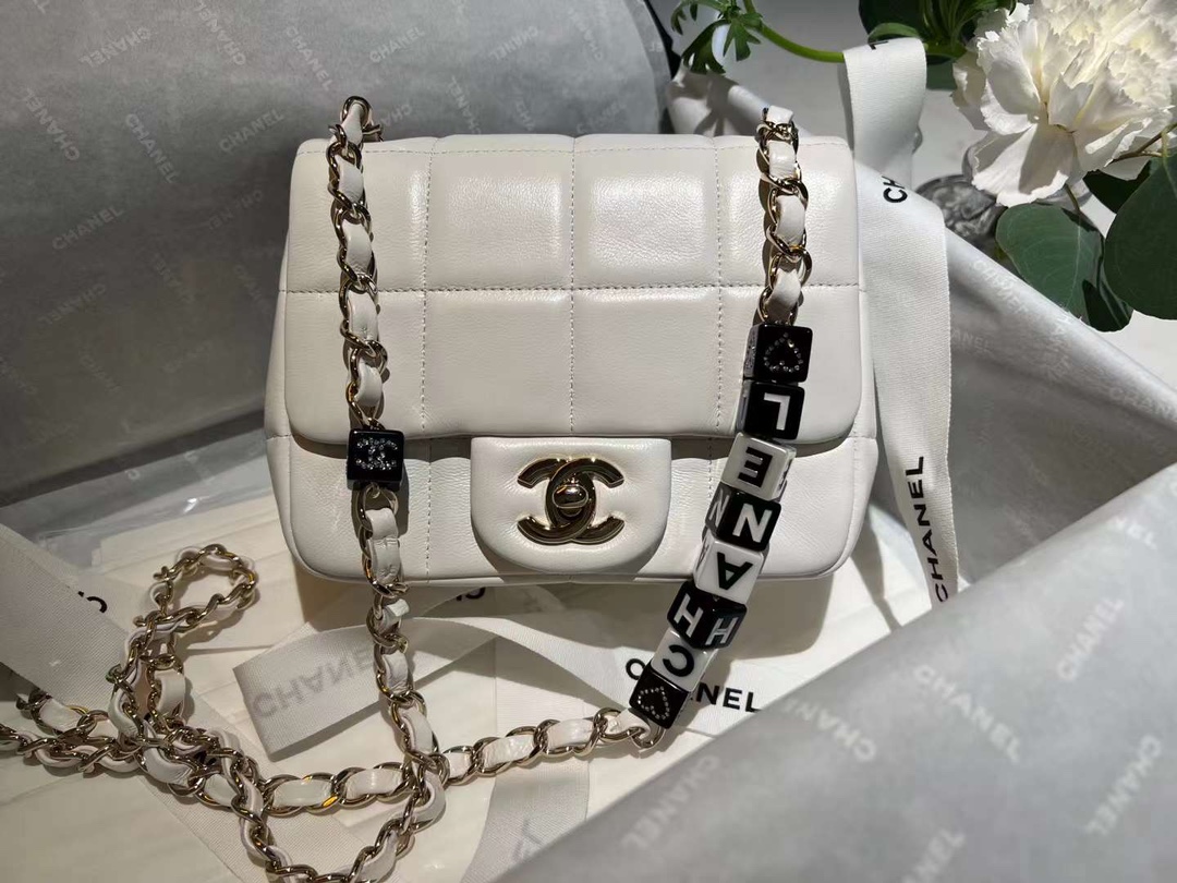 【P1880】香奈儿包包官网 Chanel CF17CM 白色正方格羊皮骰子链条斜挎方胖子包