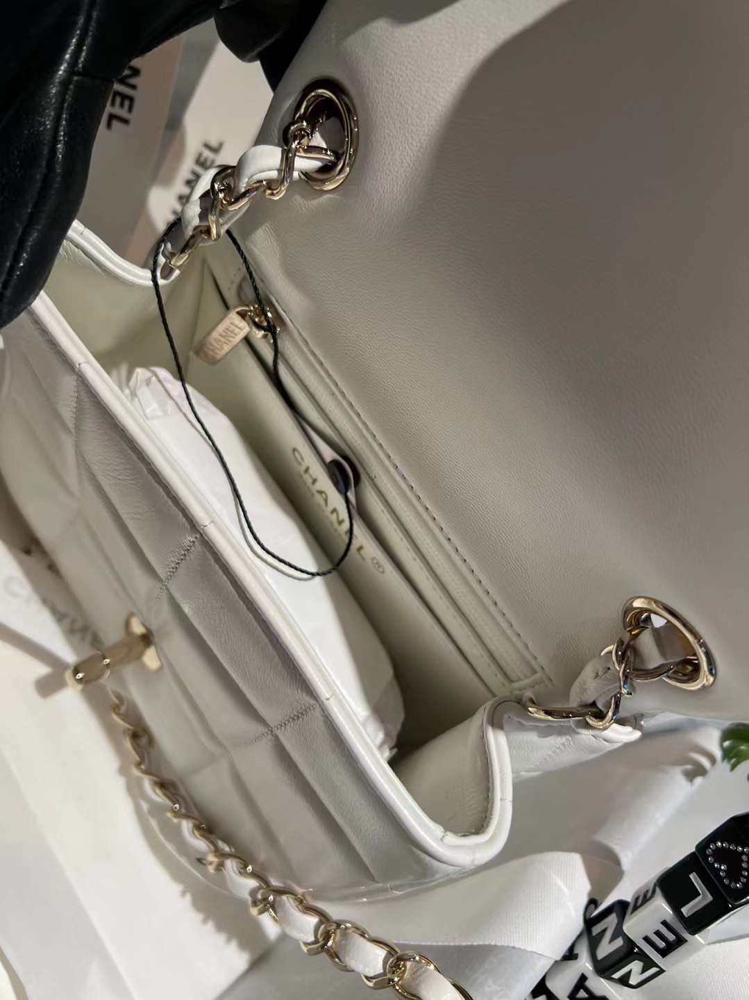 【P1880】香奈儿包包官网 Chanel CF17CM 白色正方格羊皮骰子链条斜挎方胖子包
