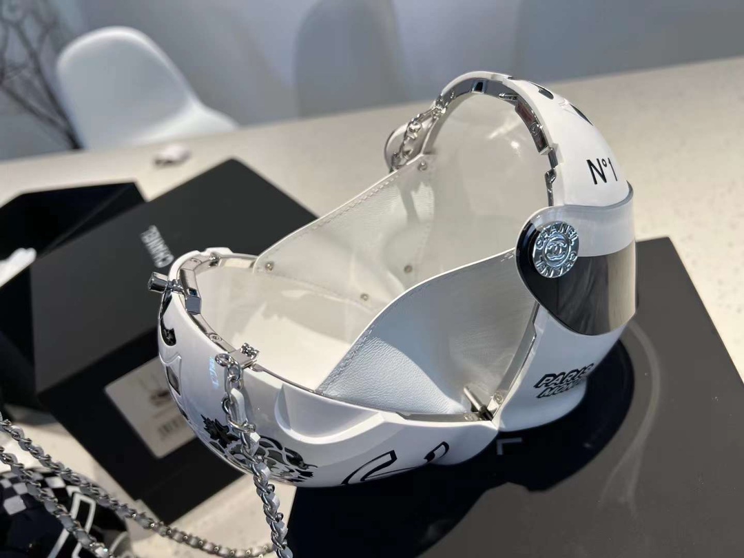 【P2400】Chanel包包官网 香奈儿2023新款链条斜挎包机车头盔包 白色