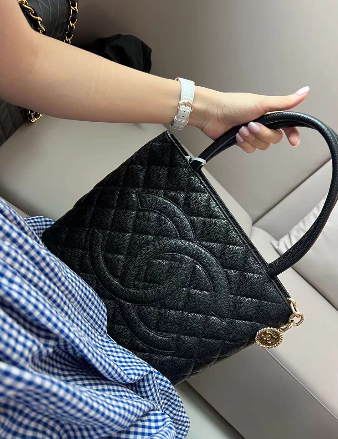 【P1880】Chanel包包批发 香奈儿中古款黑色鱼子酱牛皮手提女包希尔顿包33CM