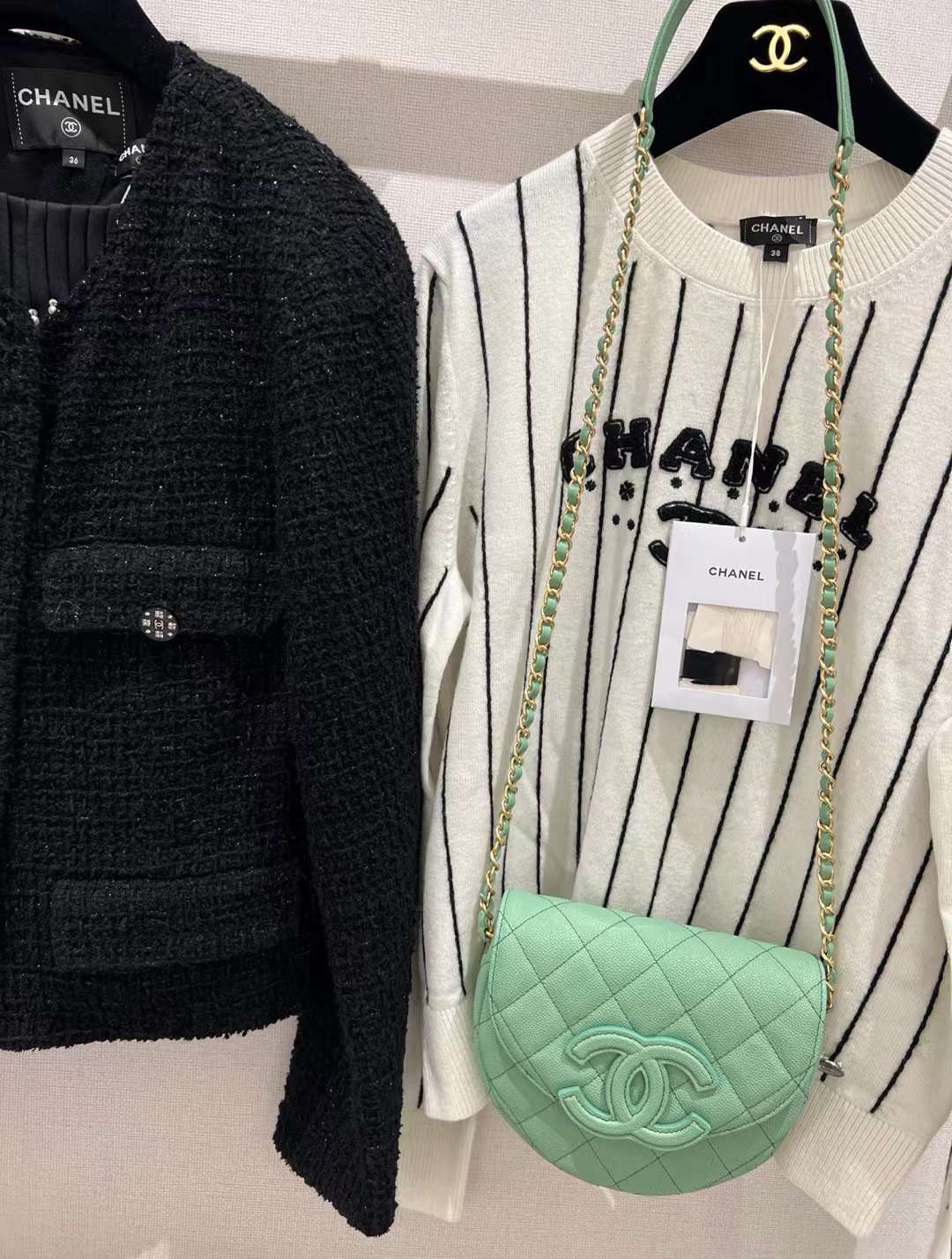 【P1880】Chanel包包官网 香奈儿23年新款复古大logo半月马鞍包 薄荷绿