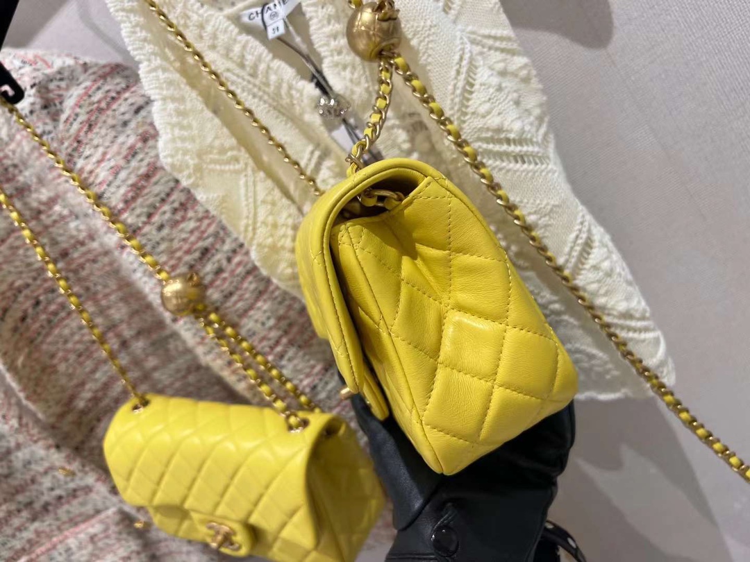 【P1580】香奈儿金球包 Chanel新色柠檬黄羊皮菱格纹金球调节链条CF17CM